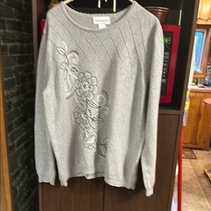 New without tag Alfred Dunner gray sweater in size large